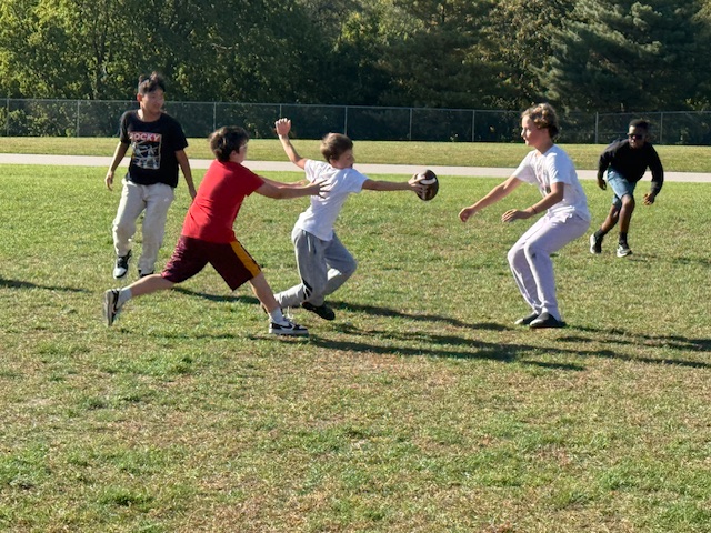 AMS7B's tweet photo. Yesterday was a great 1st day of Advanced Sports at Andersen. Today looks like another great afternoon of flag football.  Proud to be a Wolverine! https://t.co/WVWgWLVEhR