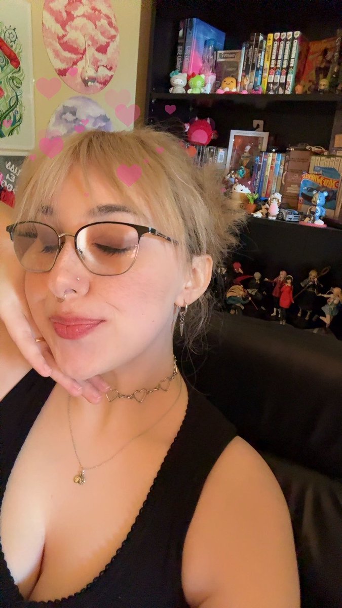 eggsyrupp's tweet photo. hey, i’m quinn ♡ 

i stream cozy games, horror games, and whatever scratches my brain.
a chat, lurk, or follow is always appreciated!
(the cats run the channel 🐾)

https://t.co/AHNBdbDbSg https://t.co/ieGGux97g3