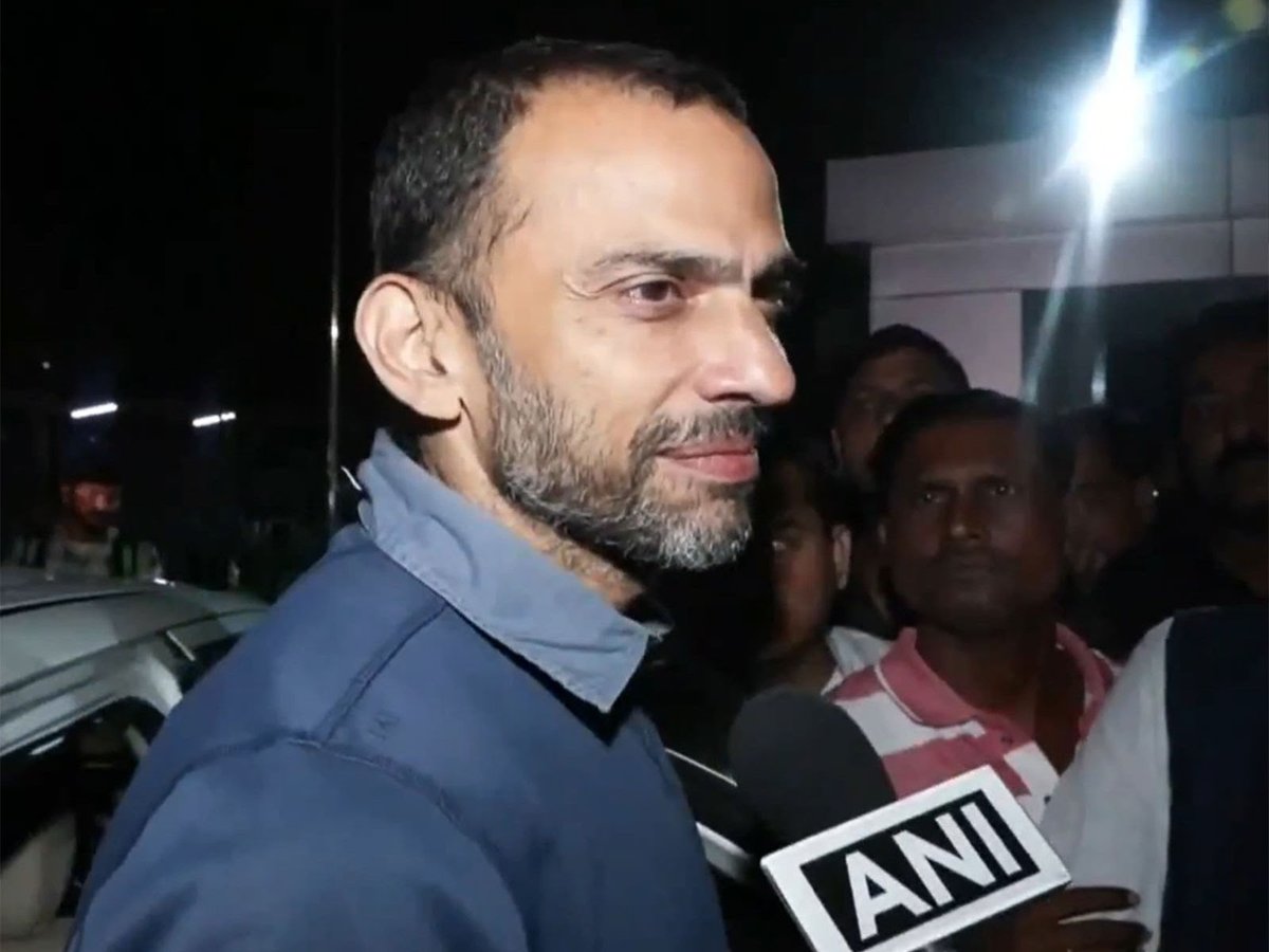 बीते एक दशक में पहली बार ऐसा हुआ है कि कांग्रेस के टिकट लालूजी के आवास पर नहीं कांग्रेस दफ्तर में फाइनल हुए हैं। होंगी सूची में कमियां लेकिन खुदमुख्तारी तो है। शाबास कृष्णा <a href="/Allavaru/">Krishna Allavaru</a> , शाबास बिहार कांग्रेस <a href="/INCBihar/">Bihar Congress</a>