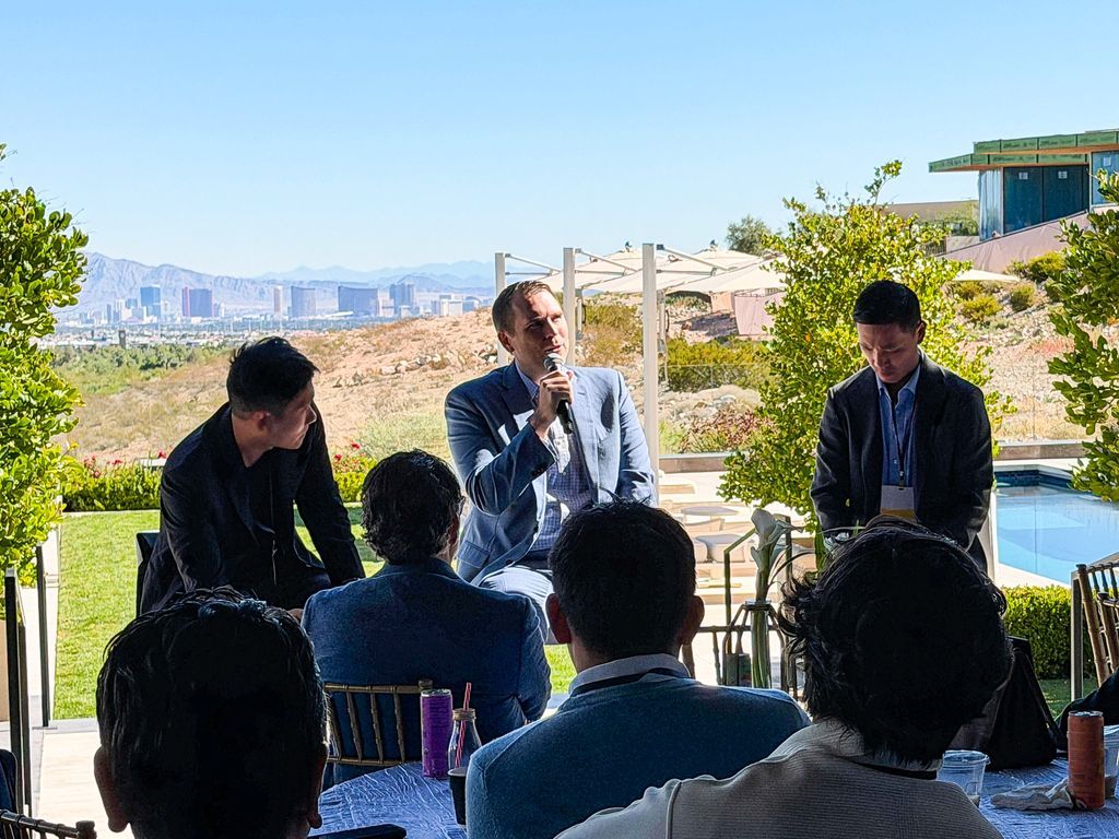 tensorwave's tweet image. Thanks to Vegas Tech Summit for having @piotrstomasik, Co-Founder & President of TensorWave, share insights on building startups in @CityOfLasVegas, the importance of local investors, fostering company culture, and scaling with intention.
Exciting to see the momentum building in…