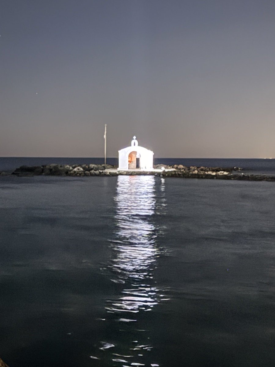 VardisHotel's tweet photo. 🌝Happy weekend from #VardisOliveGarden #georgioupolis 

#kreta #olivegarden #crete #visitcrete #moonlight https://t.co/apRRHI4g8X