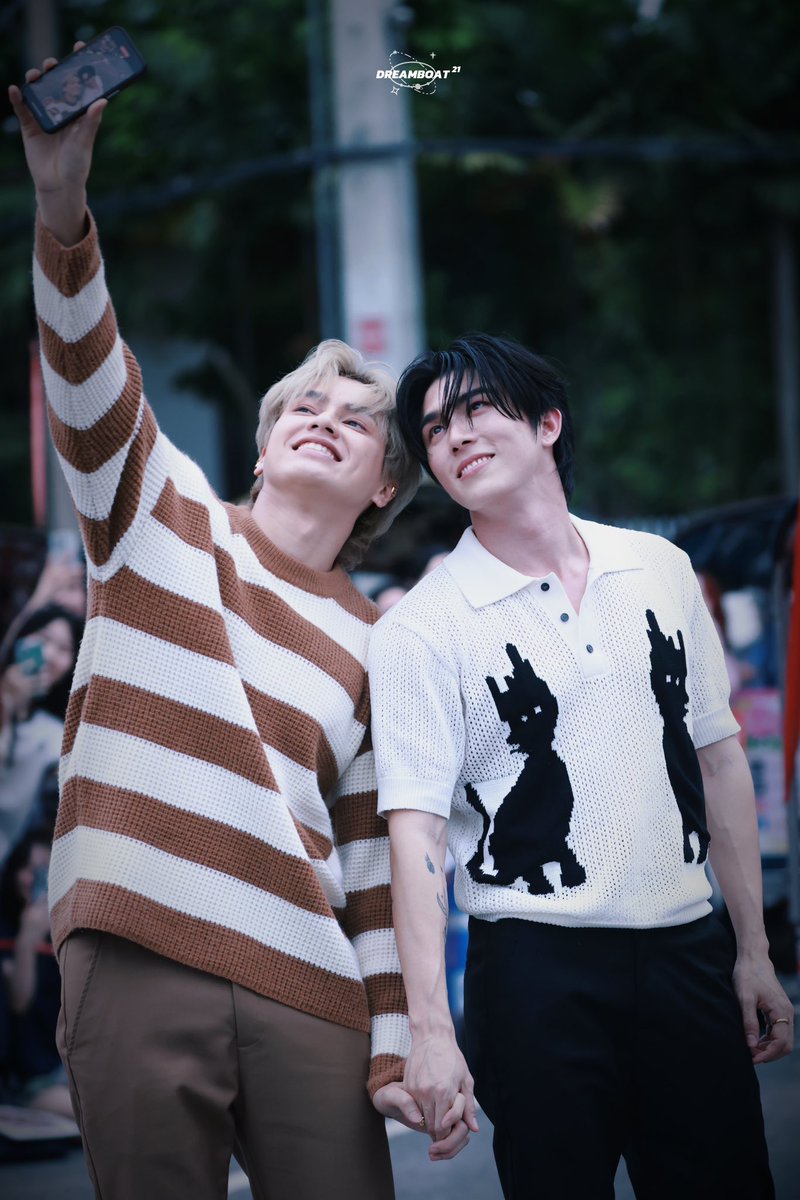 dailysmartboom's tweet photo. 🤳💕✨ — #สมาร์ทบูม #smartboom  ⸝  #smartcsnp #bxxmrvw ♡ https://t.co/UrYBW29ktw