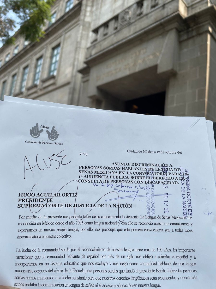 <a href="/HugoAguilarOrti/">Hugo Aguilar Ortiz</a> <a href="/LeniaBatres/">Lenia Batres</a> <a href="/YasminEsquivel_/">Yasmín Esquivel Mossa</a>  les pedimos congruencia y respeto por nuestros derechos lingüísticos, la convocatoria a PcD nos excluye como comunidad sorda señante,  el respeto por nuestros derechos lingüísticos es la llave para nuestra participación.