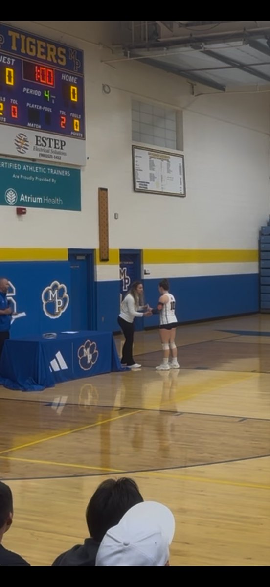 easteagall08's tweet photo. AHS Lady Cats🏐 ended our season 21-3 and 2nd in the conference tourney. Great memories this week: selected as conference co-player of the year, 💯 serving aces this season, and great teamwork and fight all week long. On to the playoffs…Proud of this team! https://t.co/dlkKZ6VwMg