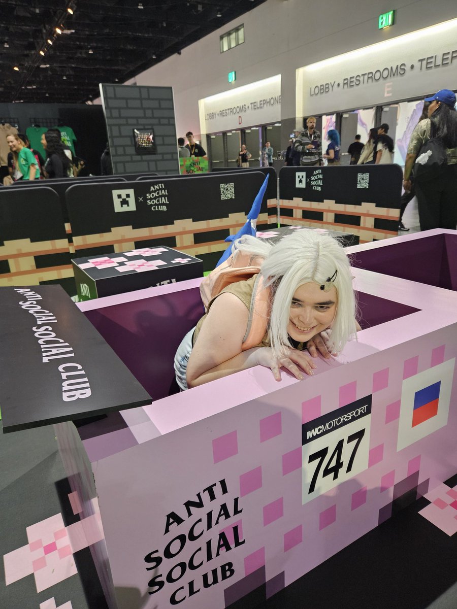 FaeFlungFuture tweet media