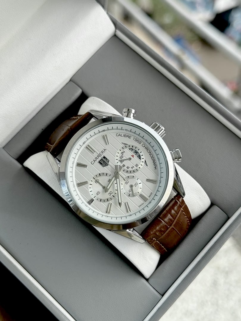 UgWatchplug's tweet photo. Stand out in every meeting, Elegant Bold Timeless.
Shop your next watch in Kampala.

Call or whatsapp - +256 771 328 924. https://t.co/jmdLZlH9i2