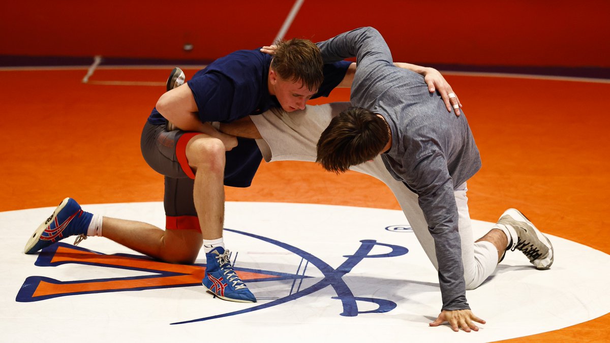 UVAWrestling's tweet photo. Hoos back in the lab working toward Cleveland.

#GoHoos | #TheVirginiaWay https://t.co/Osm6iqYBGO