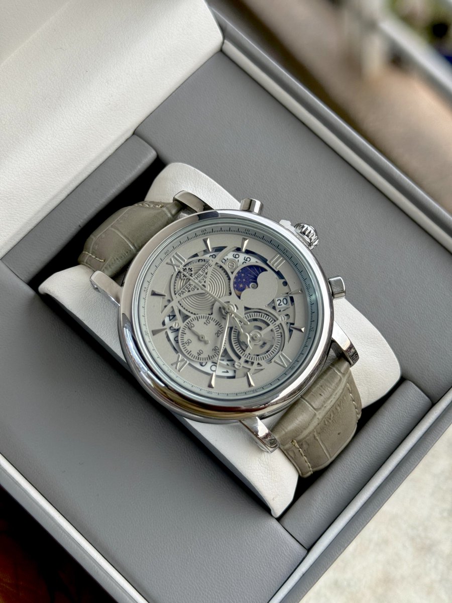 UgWatchplug's tweet photo. Stand out in every meeting, Elegant Bold Timeless.
Shop your next watch in Kampala.

Call or whatsapp - +256 771 328 924. https://t.co/jmdLZlH9i2