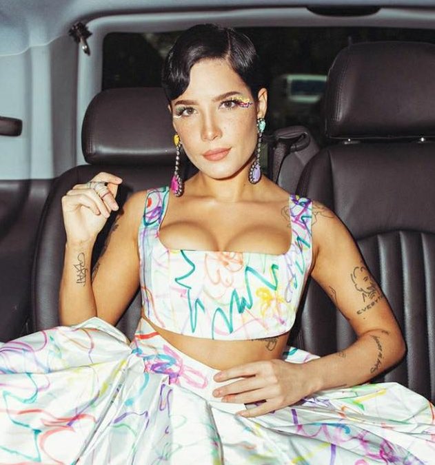 الله يفرج همك ياحبيبتي