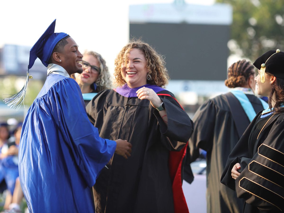 What resources exist for Hartford's first-generation college students? ctmirror.org/2025/10/17/har…