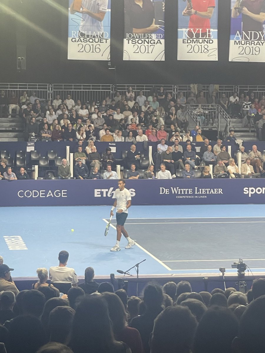 RaphaelJdn's tweet photo. Il a longtemps déroulé mais Félix Auger-Aliassime a dû résister face à un Spizzirri plus agressif en fin de seconde manche. Le Canadien a été clutch sur les points importants, comme hier. Il va passer 11ème mondial et se rapproche de l’ATP Finals. #europeanopen https://t.co/rwbITAHQck