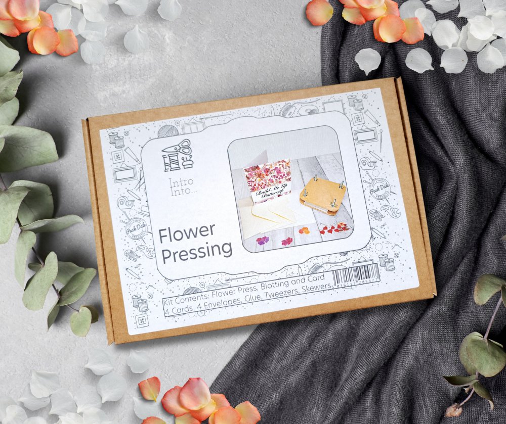 shiningbrightar's tweet image. 🌸 Create your own beautiful pressed flower art! 🌼
This beginner-friendly kit has everything you need to press flowers and design stunning handmade greetings cards. 💌

…ingbrightartscraftsillustration.co.uk/ourshop/prod_8…

#PressedFlowers #CraftKit #FlowerArt #CreativeGifts #HandmadeCards #CraftingFun