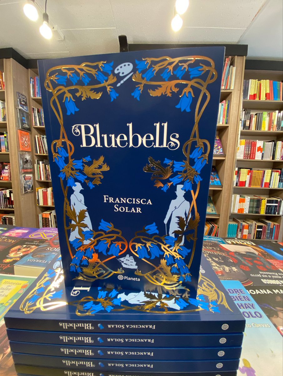 Tenemos ejemplares firmados por <a href="/FranSolar/">Francisca Solar</a> de su novela #Bluebells 
Ven por el tuyo al forestal o pídelo con despacho a todo Chile desde nuestro sitio espacioforestal.cl