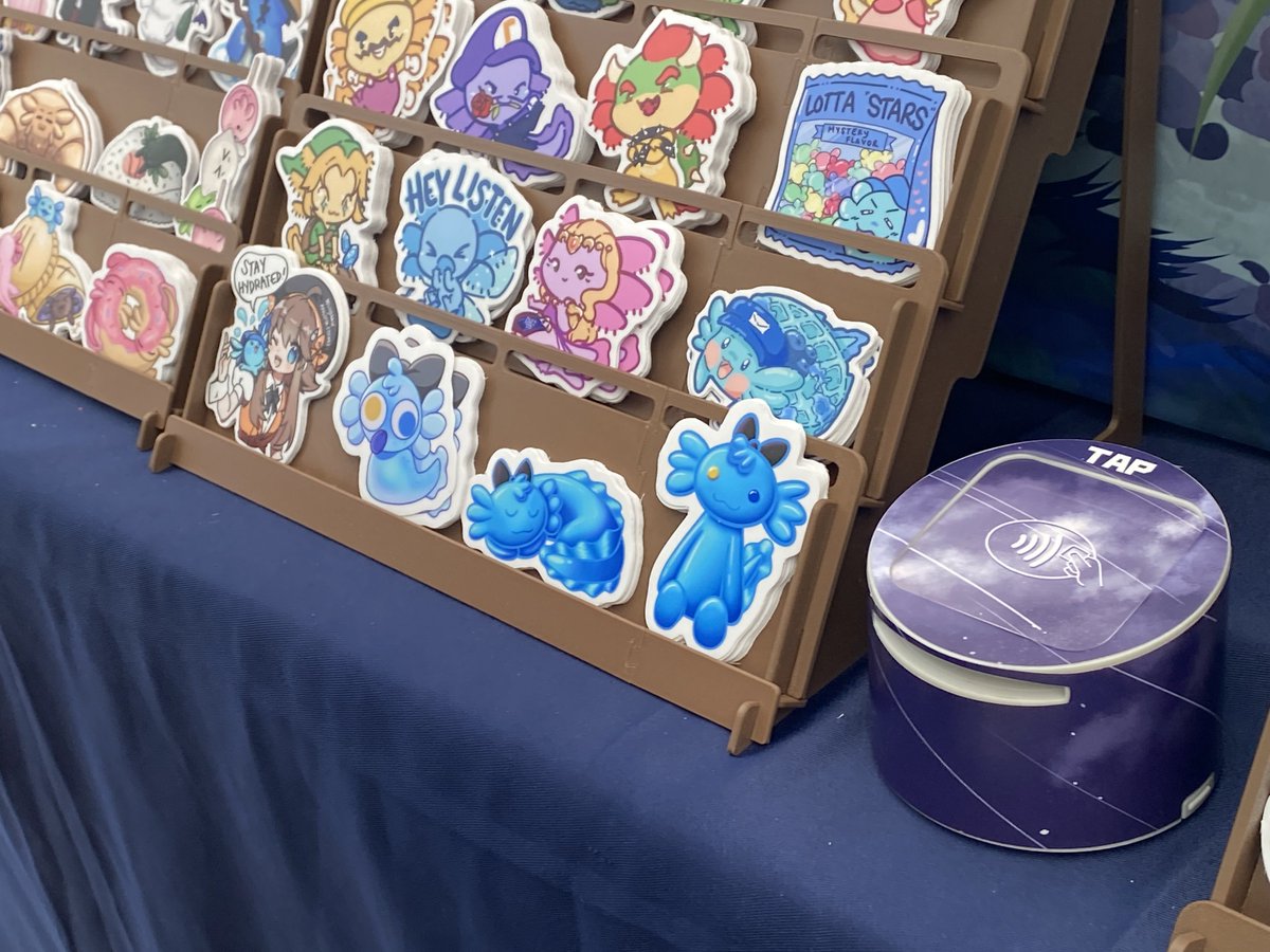 Dilly-Dali | ππ§| Axolotl Slime Vtuber (@dillydalidew) on Twitter photo I HAVE MERCH AT TWITCH CON!!
BOOTH 6045 IN THE ARTIST ALLEY
Derp by <a href="/AdoriTan/">Adori-tan~β¨</a>
sitting and sleeping by me! I HAVE MERCH AT TWITCH CON!!
BOOTH 6045 IN THE ARTIST ALLEY
Derp by <a href="/AdoriTan/">Adori-tan~β¨</a>
sitting and sleeping by me!