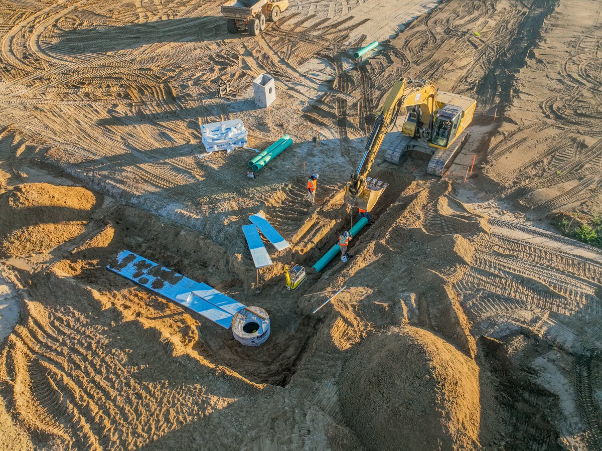 There's nothing we love more than a busy site!🙌
We visited Tillsonburg last week, and between Blue-Con installing storm servicing, Otter Valley pouring interior slabs, and Tresman finalizing the structure and installing roof decking, this project is full of activity right now!🏗️