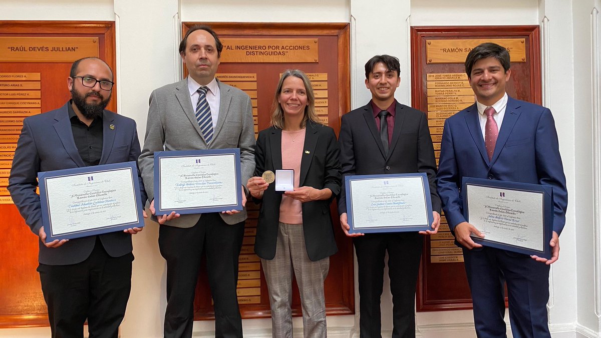 !Qué orgullo! 👏👏
Investigación UOH sobre agricultura de precisión 🌾, liderada por el académico Rodrigo Verschae, recibe el premio 🥇 al Desarrollo Científico y Tecnológico Ramón Salas Edwards 2025, del Instituto de Ingenieros de 🇨🇱 
<a href="/rodo_rigo/">Rodrigo Verschae</a>