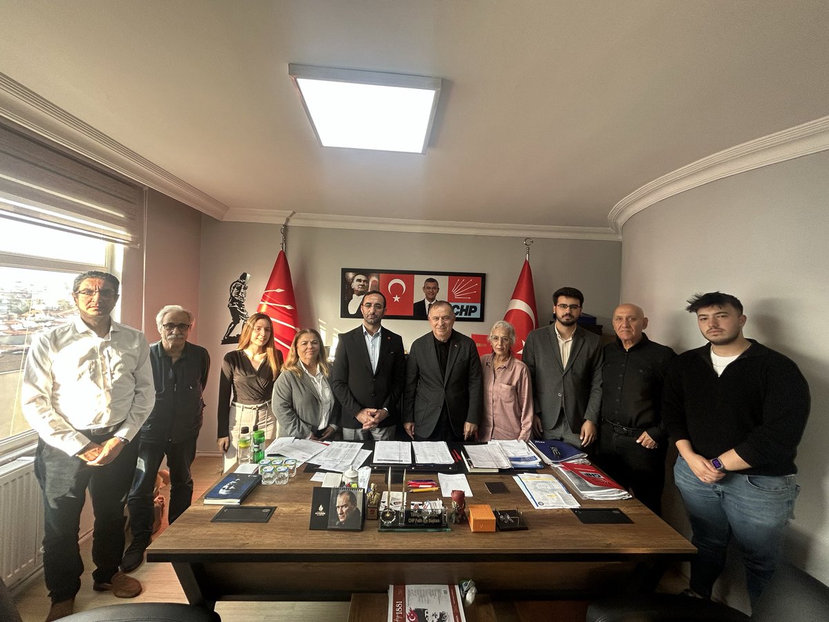 Yerel Yönetimlerden Sorumlu Genel Başkan Yardımcımız Gökan Zeybek ilçe başkanlığımızı ziyaret ederek yönetim kurulumuza  başarı dileklerini iletti.

Ziyaretleri için Genel Başkan Yardımcımız Gökan Zeybek’e teşekkür ederiz.