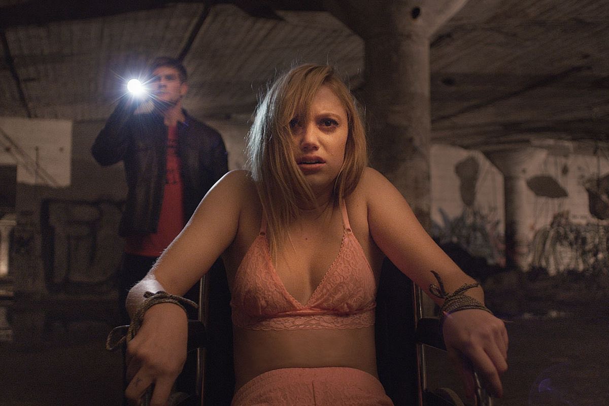 DiscussingFilm's tweet photo. Maika Monroe tells us that ‘IT FOLLOWS 2’ has an incredible script that will make fans very happy.

“Fingers crossed it happens, next year is the rumor” https://t.co/pm6sOsATVG