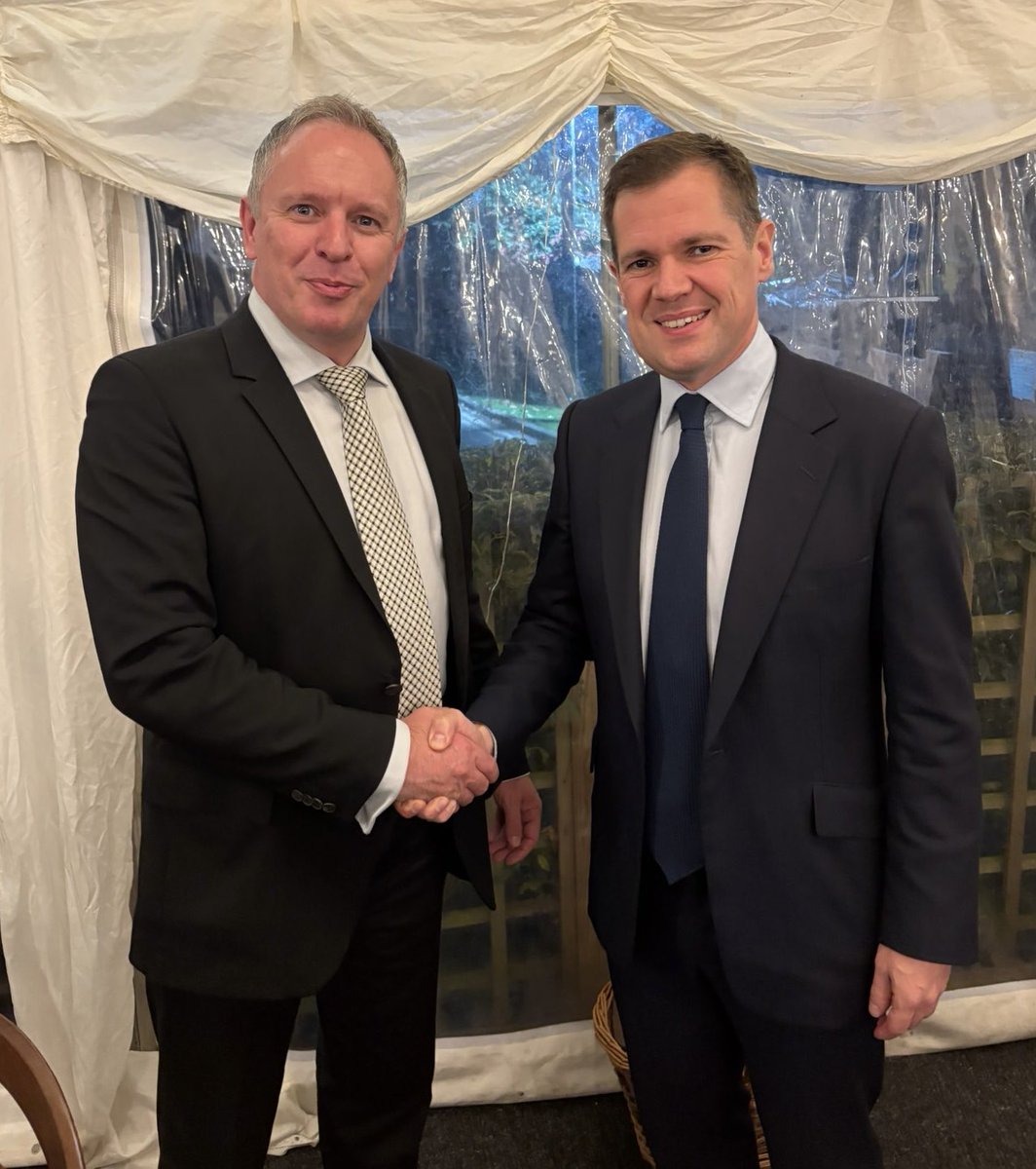 MarkVersallion's tweet image. Good meeting with Robert Jenrick last night during his visit to Bedfordshire and to hear about the many issues related to his role as shadow Justice Secretary.