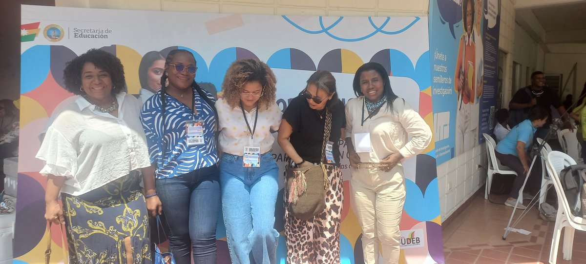 #ForoDistritalCARTAGENA "Pedagogoas alternativas con Tutores PTA, EXTUTORES directivos (Leidy V , Martha H) estamos Fortaleciendo nuestro acto pedagógico para mejorar los Aprendizajes de los estudiantes. Somos la revolución del Cambio Fi, Ci, CRESE PTA FI 3.0