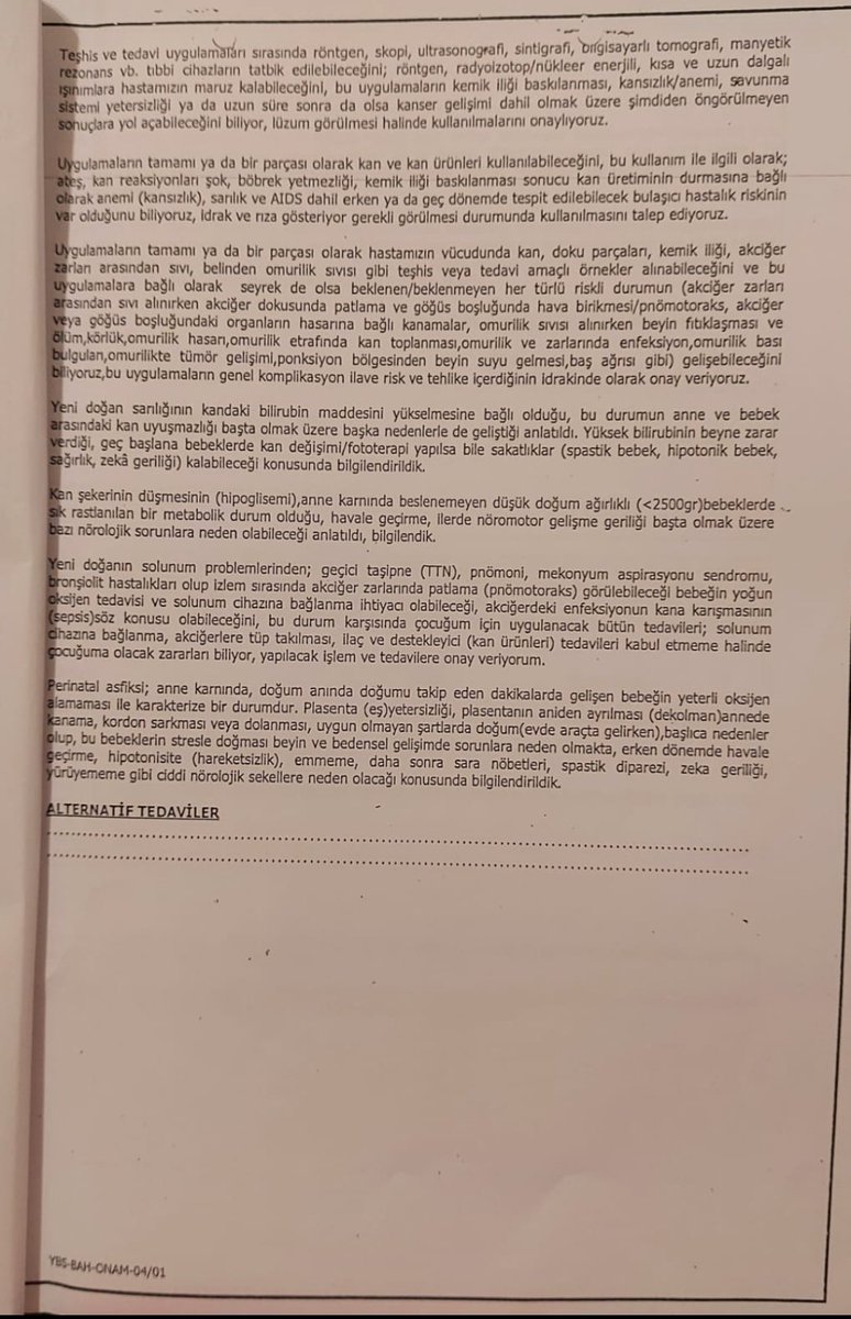 SirmaHande's tweet photo. Bugün bu sempozyuma katılan #Yargıtay 3. Hukuk Dairesi başkanı Battal Yılmaz, burada yaptığı açıklamaların aksine;
 bir dava dilekçesinde; hastane ve doktorların tedavi sürecinde aileden bilgi sakladığı, bebeğe yapılan işlemler ve tedaviler hakkında yeterli bilgi verilmediği ve ailenin izni olmadan bazı işlemlerin gerçekleştirildiği belirtildiği halde, 12 sene süren davanın neredeyse her duruşma tutanağında da Aydınlatılmış Onam Formu’nun bulunmadığı da belirtildiği halde, matbu, doktor imzasız, taburculuk tarihinde imzalanmış(YATIŞTAN TAM 1 AY SONRA), bomboş bir Aydınlatılmış Onam Formu’nu NASIL kabul ettiğini açıklayabilir mi? 

Ki bizzat kendisinin yazdığı, Hekimin Hukuki Sorumluluğu kitabında da görüleceği üzere, hukuki geçerliliği olmayan bir Aydınlatılmış Onam Formu varlığı, dosya için yazılan Bilirkişi Raporları'nı da geçersiz sayar ve davanın kabulünü gerektirir. 

Yürüyemez duruma getirilen bir çocuğun haklarını kaç kez ihlal ettiniz @TCYargitay ve #BattalYılmaz?

Cevap talep ediyorum @RTErdogan @adalet_bakanlik @yilmaztunc @cigm_adalet @AbTeftis @Higm_Adalet @yildirimhursit #NiyaziAcar @ramazancan0071 @HSKKurumsal @turankuloglu @HvvnrYrtsvr @seyfi_han @deryayanikashb @Hayati_Yazici @cuneytyuksel_ @aselimkoroglu @nhkose @kasapoglu @hyuksel19 @mehmetyilmaz073 @hasandogan @TCYargitay #ÖmerKerkez! 

Sizlerin de bilgisine @emrullaherdinc @ersanbarkinn @muratagirel @timursoykan @cengizerdinc @gtahincioglu @selen_secil123 @veryansintvcom @medreyata @merdanyanardag @tele1comtr @gulerkomurcu @eacarerX @sardan_tolga @aydinsule1 @DilekOzcengiz @hakeri.

#YenidoğanÇetesi'ni, #BebekKatilleri'ni, #BebekCinayetleri'ni ve özellikle kızımın SAKAT BIRAKILDIĞI İstanbul Bahçelievler #Medicalpark'ı LANETLİYORUM!

#17Ekim
#Cuma