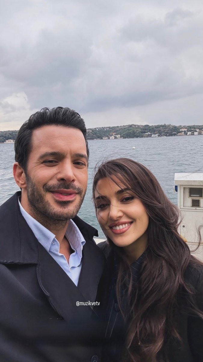 MuzikveTV's tweet photo. Barış Arduç &amp; Hande Erçel ♥️

#AşkveGözyaşı #MeySel https://t.co/AiEZOR1nu6