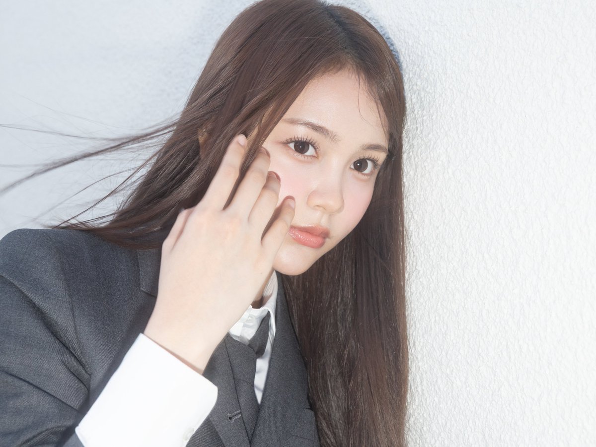 Hearts2Hearts's tweet image. Hearts2Hearts 하츠투하츠 'FOCUS' MV Image

Hearts2Hearts The 1st Mini Album 【FOCUS】
➫ 2025.10.20 6PM (KST)

💿Pre-order&amp;amp;save&amp;amp;add
Hearts2Hearts.lnk.to/FOCUS

#Hearts2Hearts #하츠투하츠 #H2H
#CARMEN #카르멘
#FOCUS #Hearts2Hearts_FOCUS