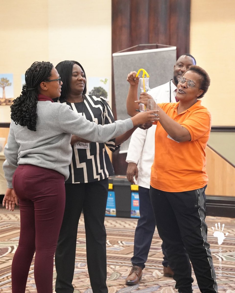 EduConservation's tweet photo. Notre équipe d'expert(e)s en Namibie a récemment organisé un atelier pour les Chef(fe)s de Département des 30 écoles primaires pilotes d’EduConservation. https://t.co/msWGhpH6ZG