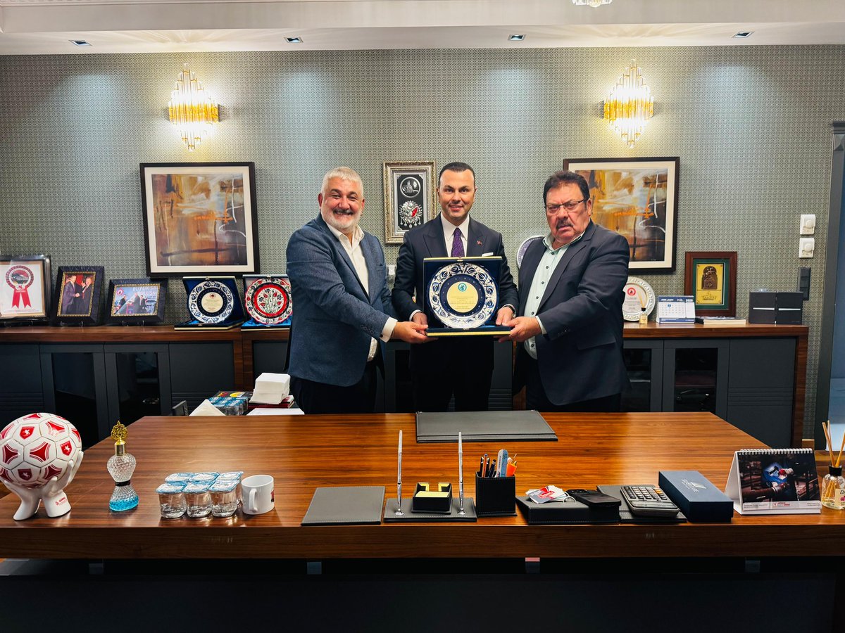 Samsun Sivil Toplum Kuruşları Konfederasyonu (SAMKON) olarak, 16.10.2025 Perşembe günü  Genel Merkezimizde Genel Başkanımız Sn. Hasan Kaya AŞCI Beyin Başkanlığında aylık mutat toplantımızı yaptık.