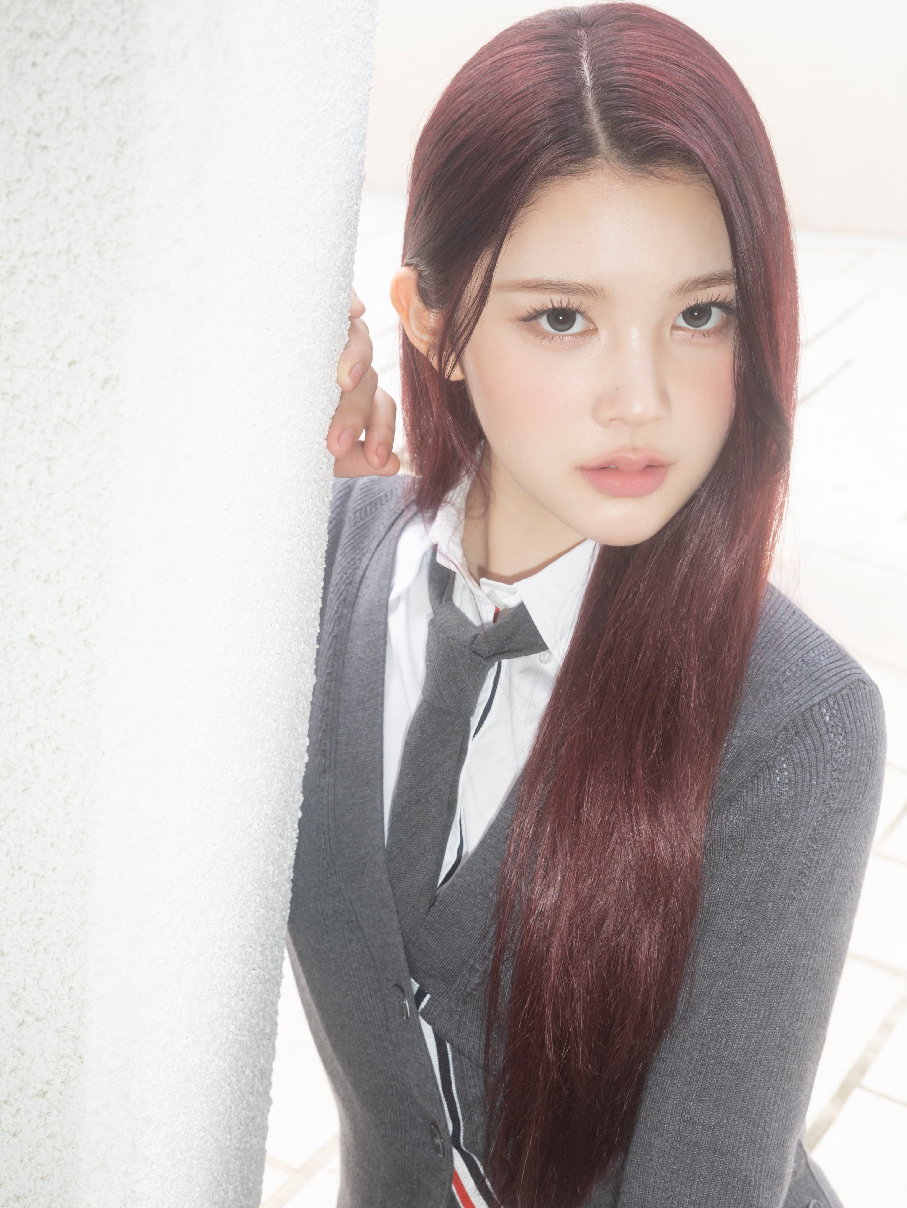 톰브라운으로 교복 스타일링한 하츠투하츠 뮤비 스케치 | 인스티즈