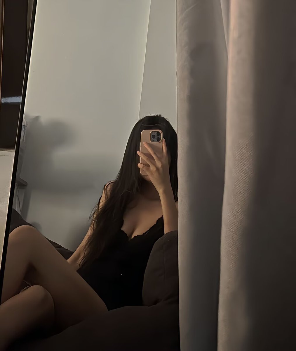 simimiako's tweet image. You have her perfume on you, but it's not as expensive as mine.