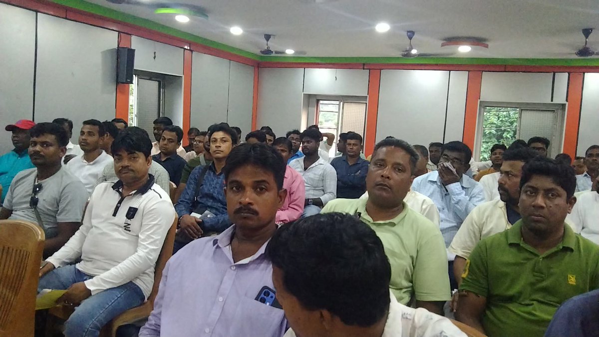 BJP4UluberiaPC's tweet photo. আজ বিজেপি হাওড়া গ্রামীণ সাংগঠনিক জেলা কার্যালয়ে  𝗕 𝗟 𝗔-𝟮 এর প্রশিক্ষণ কর্মশালা অনুষ্ঠিত হলো।

উপস্থিত ছিলেন রাজ্য নেতা তথা কলকাতা কর্পোরেশনের কাউন্সিলর সম্মানীয় বিজয় ওঝা মহাশয়, সম্মানীয় তুষার মজুমদার মহাশয়, জেলা নেতৃত্বসহ অন্যান্য কার্যকর্তারা । https://t.co/sD80dVOiUn