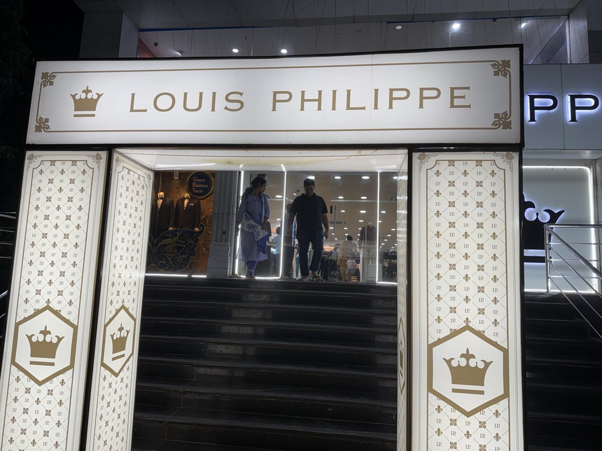 mukeshpadhan's tweet photo. Very disappointed with the service at @LPLouisPhilippe Bhubaneswar. Salesman Biswajit Behera was arrogant &amp; rude — said “Do whatever you want, who cares.” Totally unacceptable from a premium brand. Hope management takes action. #CustomerService #LouisPhilippe https://t.co/qXkGJHm8Ky