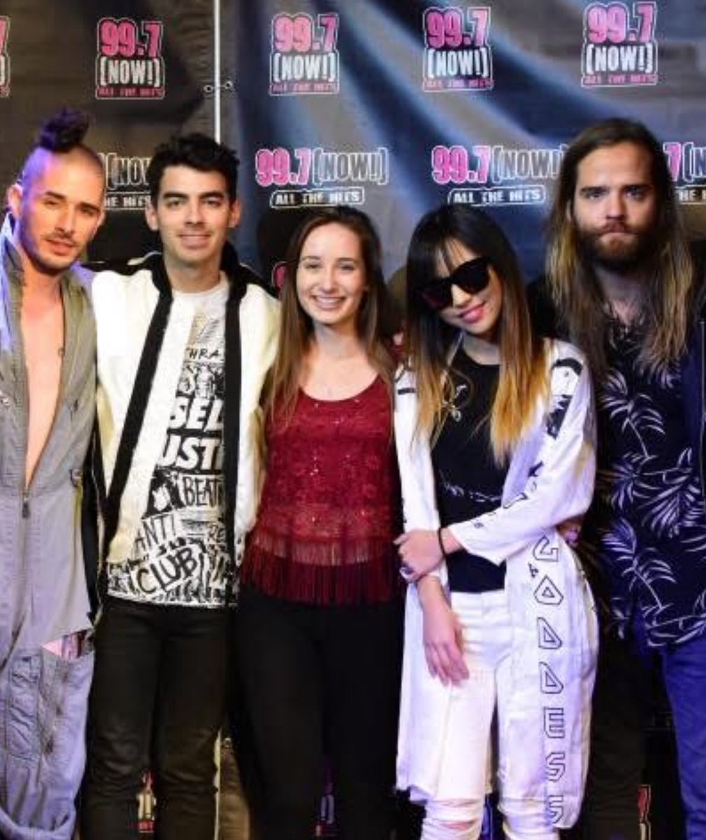 ithanktheoceans's tweet photo. let me just be in my feels today while i envy each of u going to dnce halloween!!!!!!!!!!!! https://t.co/CllPnScvi0