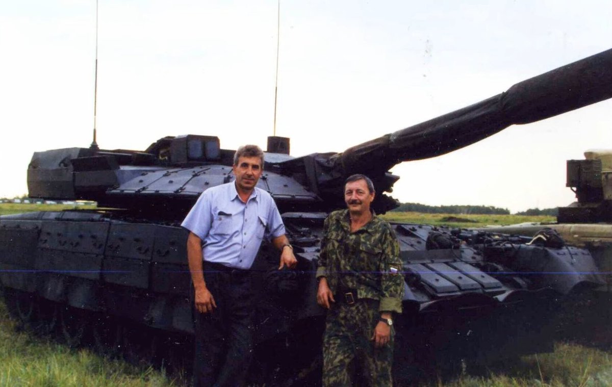 RealFlappy_'s tweet photo. @coobadawg I don't get why Russia didn't invest in the Object 640. It seemed like a great idea. Very similar to the T-80, a bustle auto-loader with blow out panels, new ERA tech and it could be upgunned to a 152mm if needed. (one of my fav tanks too) https://t.co/XUNBh7UBx5