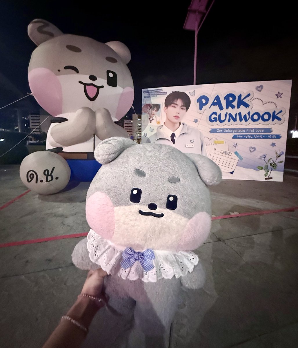 So cuteee💙💙

#RakNaKubParkgunwook
#박건욱 #ZEROBASEONEINBKK