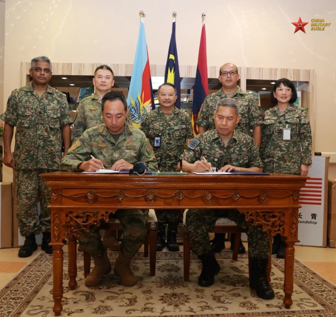 ChinaMilBugle's tweet image. #JointExercise: Expert exchange activities on medical service, search and rescue, engineering and logistics were held during the &quot;Peace and Friendship 2025&quot; joint exercise between China and Malaysia on October 16, 2025. 

#PeaceandFriendship2025
#Chinamilitary #PLA #Malaysia…