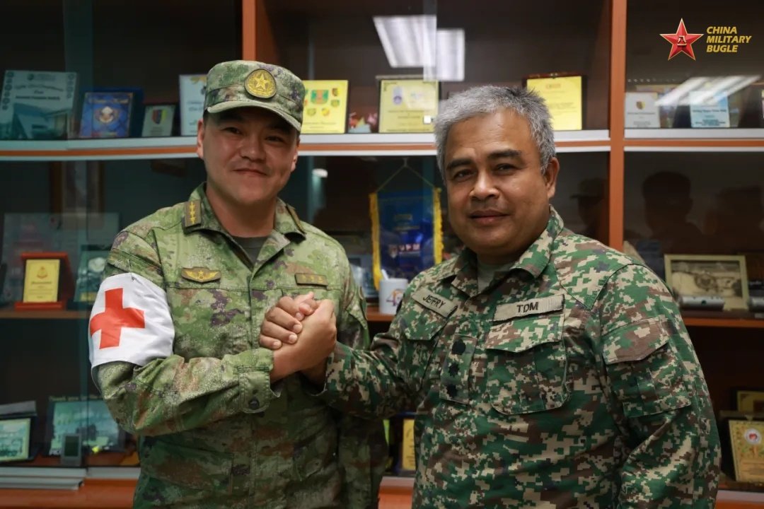 ChinaMilBugle's tweet image. #JointExercise: Expert exchange activities on medical service, search and rescue, engineering and logistics were held during the &quot;Peace and Friendship 2025&quot; joint exercise between China and Malaysia on October 16, 2025. 

#PeaceandFriendship2025
#Chinamilitary #PLA #Malaysia…