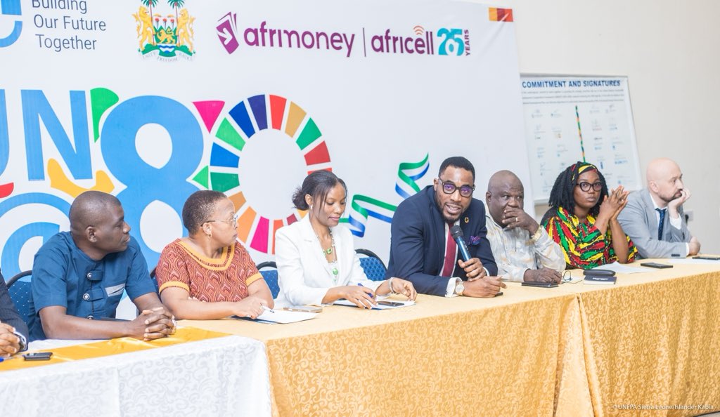 UNFPASierraleon's tweet image. Today, @UNFPA joined @UNinSierraLeone and fellow UN agencies for a press conference marking #UNat80. 

RC @Swakana99, our Rep @Kunleaden &amp;amp; other UN heads reflected on the @UN’s collective support to Sierra Leone’s national priorities through the #CooperationFramework. 🇺🇳🤝🏾🇸🇱

1/2