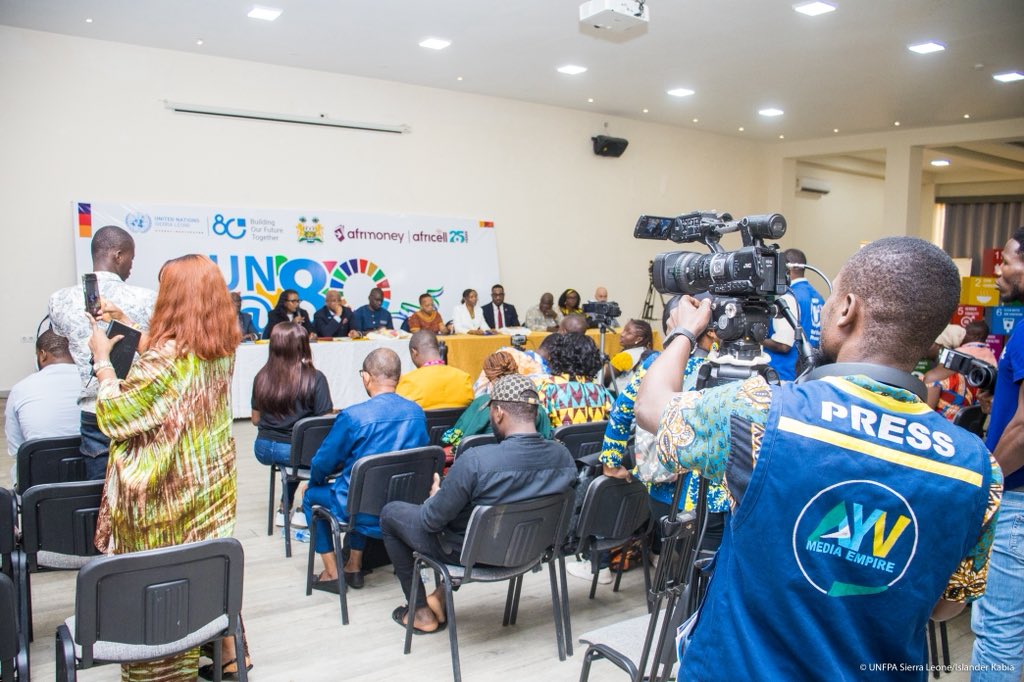 UNFPASierraleon's tweet image. Today, @UNFPA joined @UNinSierraLeone and fellow UN agencies for a press conference marking #UNat80. 

RC @Swakana99, our Rep @Kunleaden &amp;amp; other UN heads reflected on the @UN’s collective support to Sierra Leone’s national priorities through the #CooperationFramework. 🇺🇳🤝🏾🇸🇱

1/2