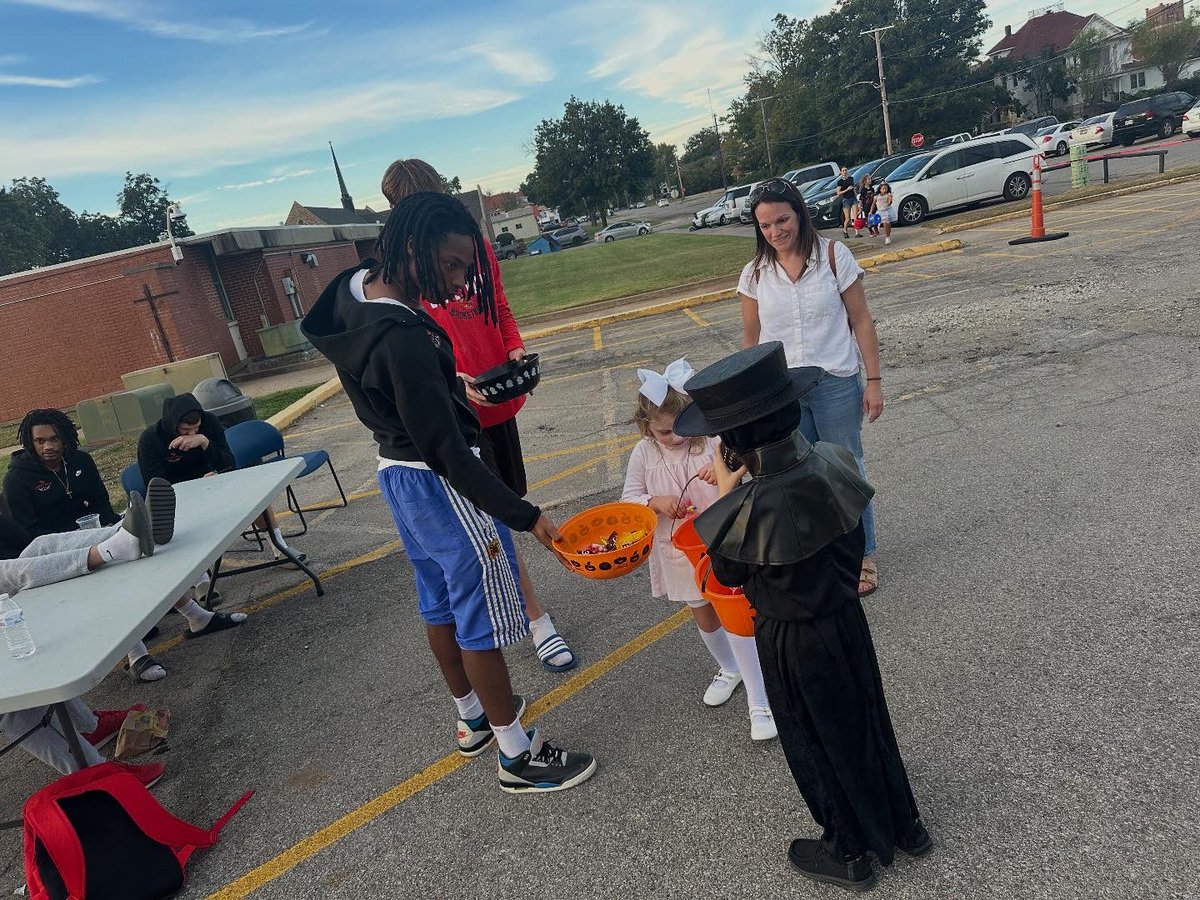 CoffeyvilleMBB's tweet photo. We had a great time last night at Raven Haunt! 
@cccredravens 
#Villemade https://t.co/KSidsSNIPf