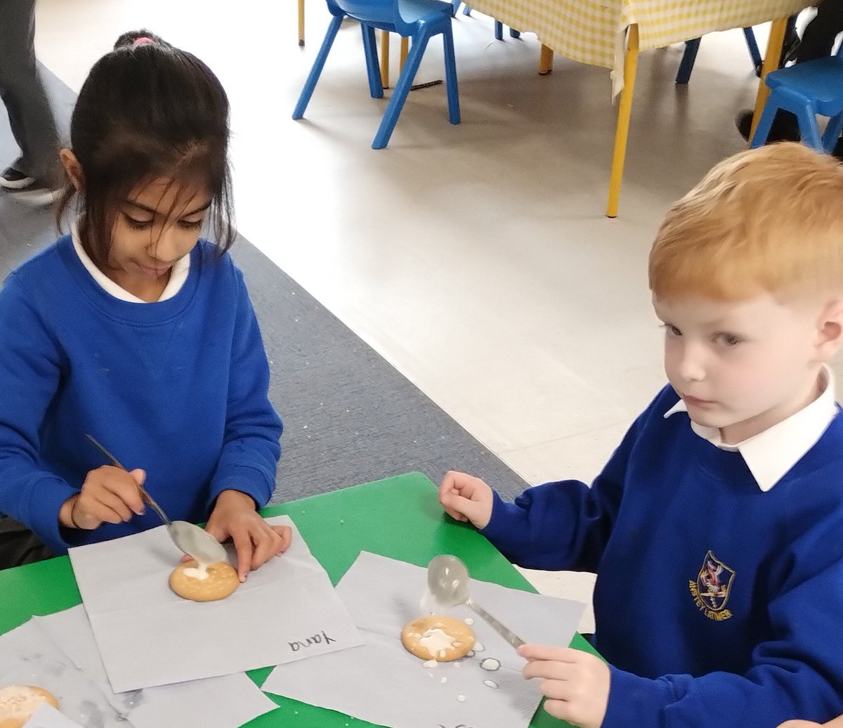 latimerprimary's tweet image. #EYFSUtW We have been learning about the festival of Diwali in school this week.  #LatimerRE #EYFS