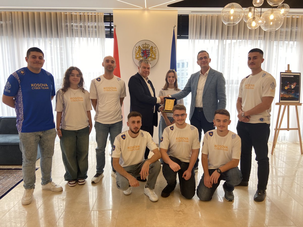 We were delighted to welcome the Kosova Cyber Team to our embassy and learn more about their experience at the European Cybersecurity Challenge 2025, held in Warsaw. It was a pleasure to exchange with such talented and innovative young professionals.
