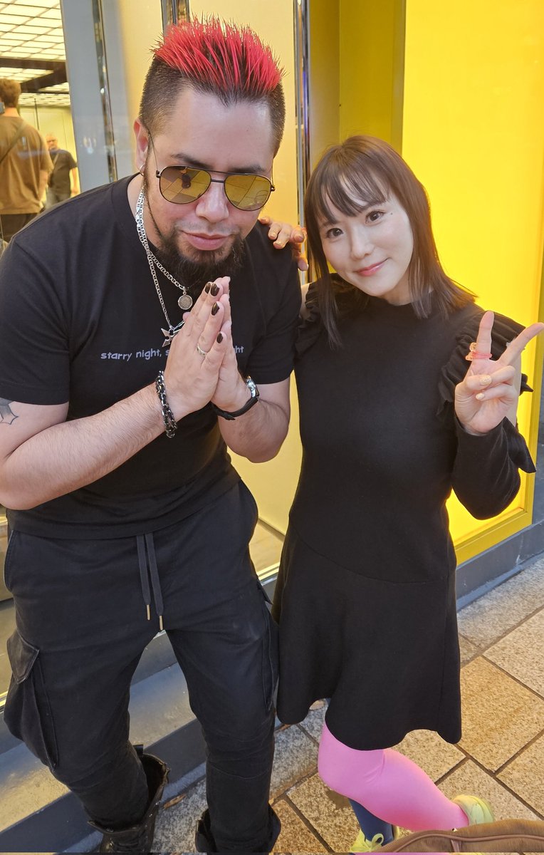 HMKilla's tweet photo. Hung out with a very cool cat here in Japan! It was so awesome finally meeting you @Shibukaho https://t.co/oD2uqpExjH