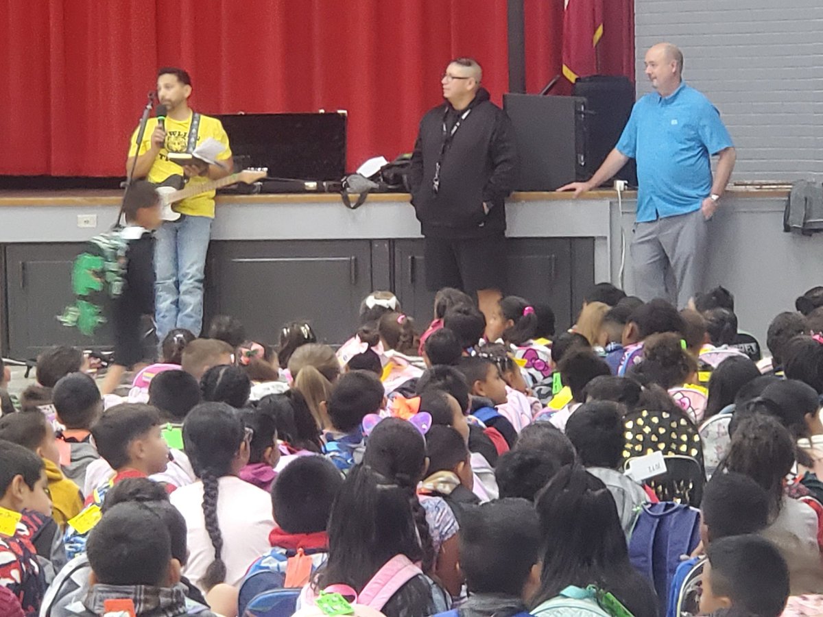 Mrs. Avery Bugg tweet media