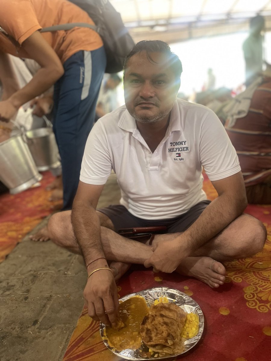 मैं हिंदू हूँ और मुझे अपने धर्म पर गर्व है,मैं मुस्लिम होता तो भी मुझे अपने धर्म पर गर्व होता अगर ईसाई धर्म में होता तब भी गर्व होता क्योंकि मेरा धर्म अंधभक्त नहीं है 😎