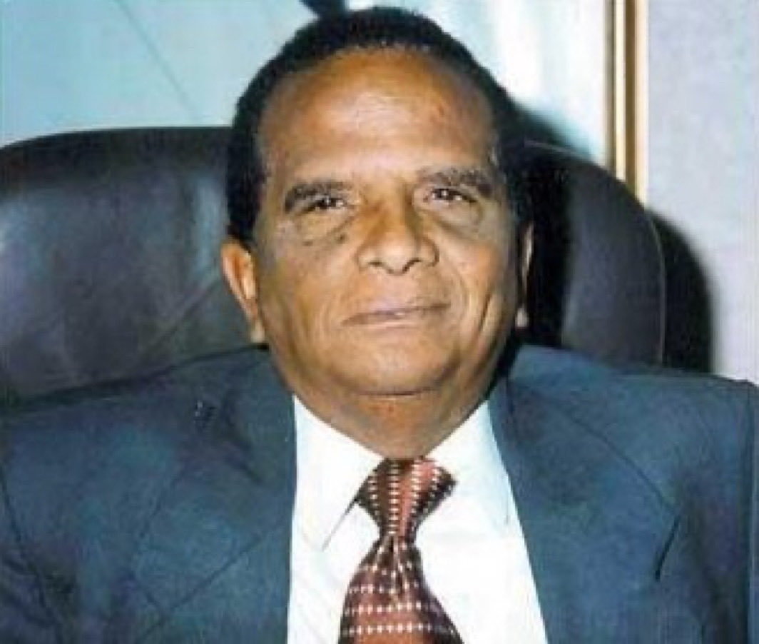 Procede la declaratoria de duelo oficial por muerte de Vicente Sánchez Baret. Fue uno de los grandes arquitectos de la democracia que disfrutamos actualmente los dominicanos. <a href="/PRM_Oficial/">PRM</a> <a href="/luisabinader/">Luis Abinader</a>