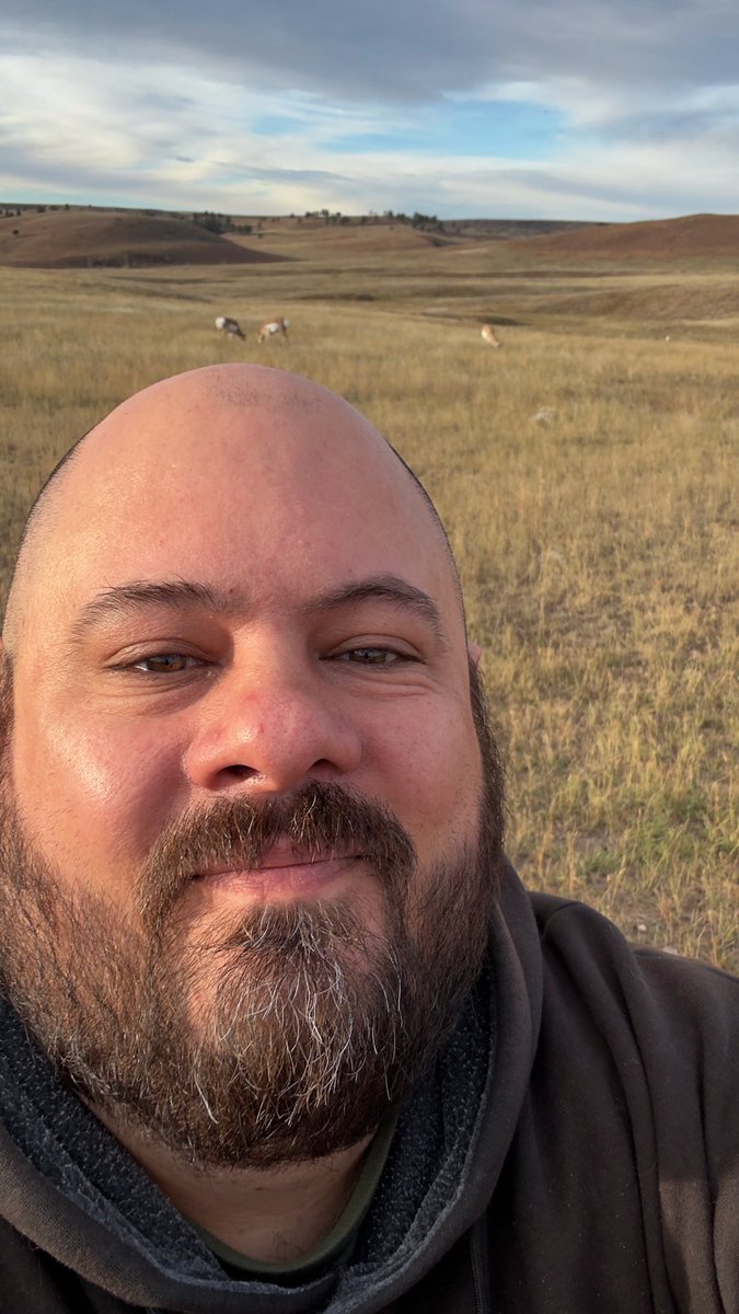 In the middle of the plains hanging out with some antelope for this fall. Lots of great pictures and glad I decided to get out of state to get some fall photography in. 

#naturephotography #wildlifephotography #SouthDakota