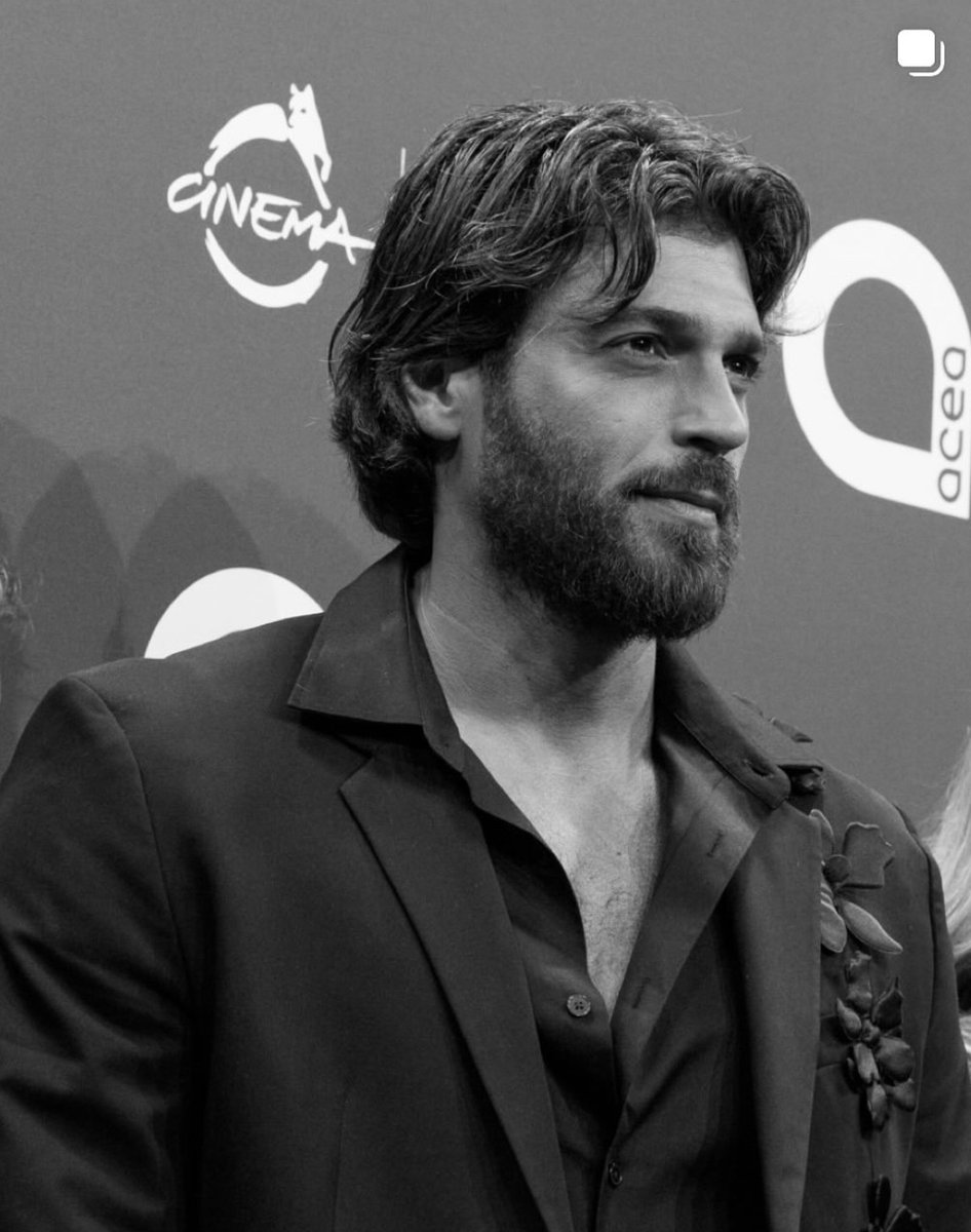 #CanYaman's fans aren’t surprised at all: "I suffer from anxiety, but #Sandokan taught me to never lose my smile.” 🌊⚔️ 
#SandokanRoFF20