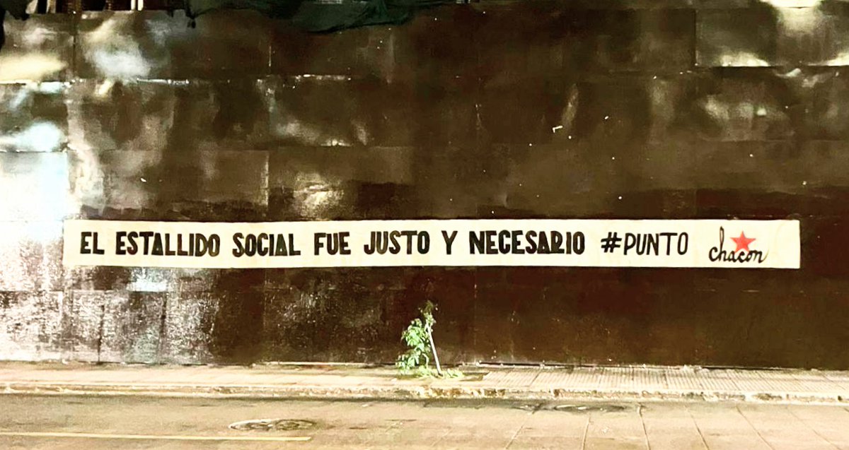 📍Ante un nuevo aniversario del 18/O que no vengan los oportunistas a sacarle el poto a la jeringa ,en esos días ,todos estaban de acuerdo con los motivos del estallido,hasta la derecha y  los empresarios lo encontraban justo ...el pueblo no tiene nada de que arrepentirse